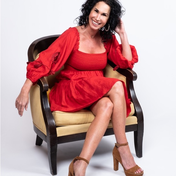 Meet your Posher, Natalie - Picture 2 of 2